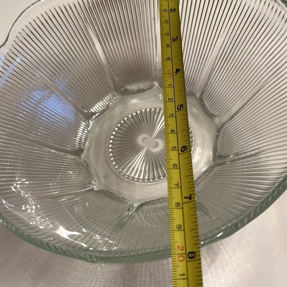 Vintage Glass Serving Bowl Centerpiece - Picture 6 of 10